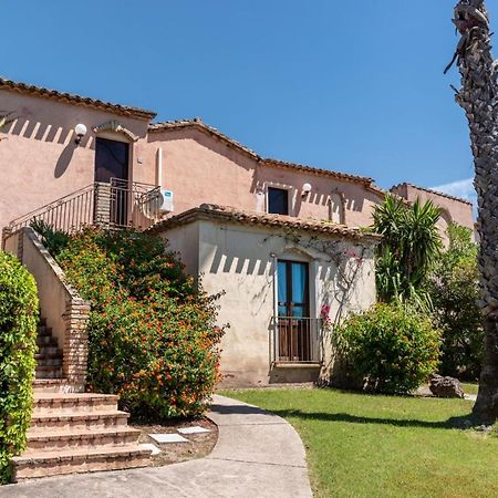 Apartments In Residence With Swimming Pool In Santa Margherita Di Pula, 250 Meters From The Sea Zewnętrze zdjęcie