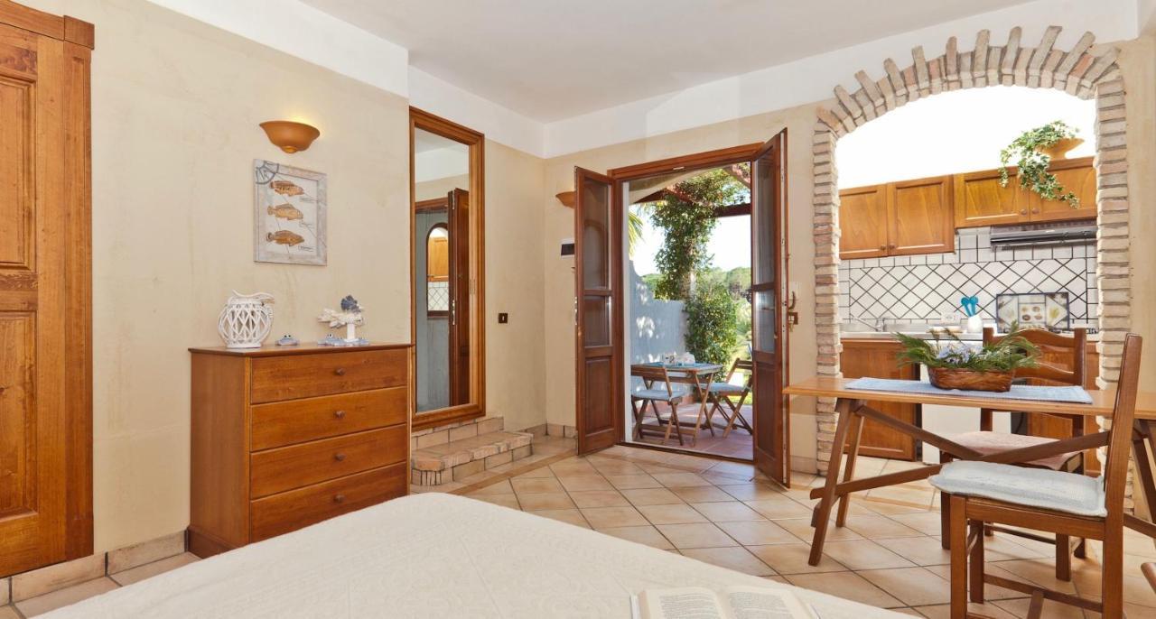 Apartments In Residence With Swimming Pool In Santa Margherita Di Pula, 250 Meters From The Sea Zewnętrze zdjęcie