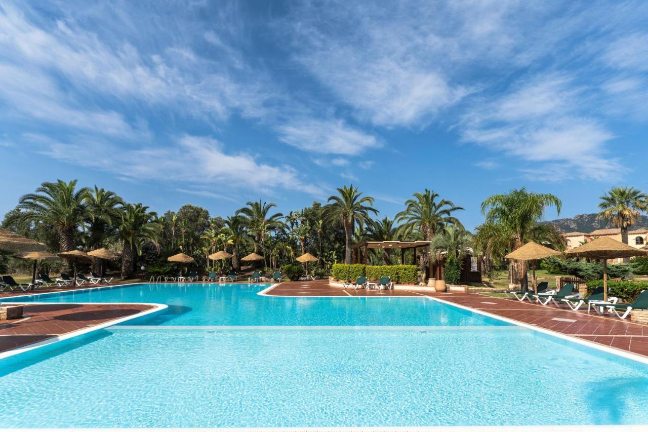 Apartments In Residence With Swimming Pool In Santa Margherita Di Pula, 250 Meters From The Sea Zewnętrze zdjęcie