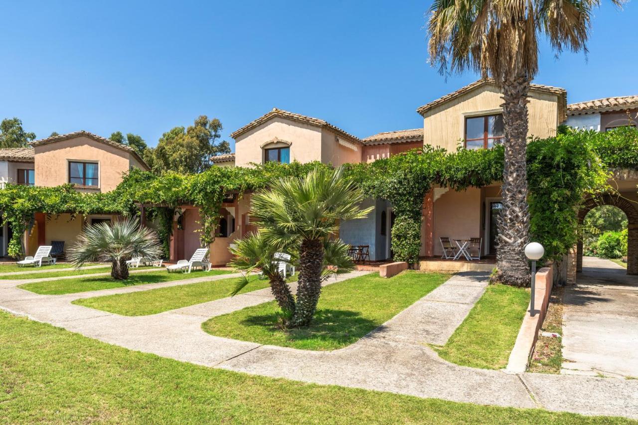 Apartments In Residence With Swimming Pool In Santa Margherita Di Pula, 250 Meters From The Sea Zewnętrze zdjęcie