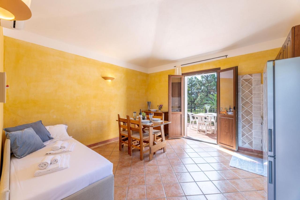 Apartments In Residence With Swimming Pool In Santa Margherita Di Pula, 250 Meters From The Sea Zewnętrze zdjęcie